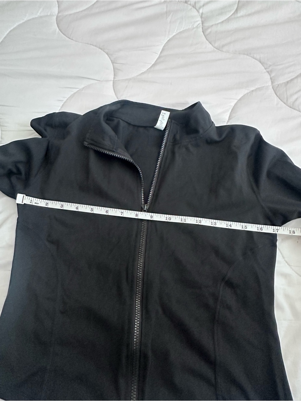 Amazon’s Essentials Zip Up Workout Jacket - Picture 8 of 10